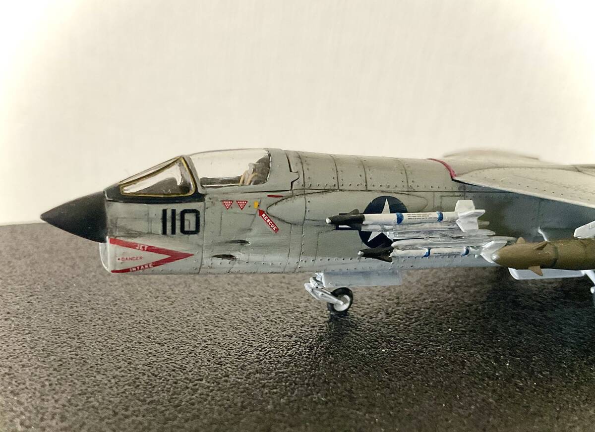 1/144 PLATS F-8E クルセーダー 完成品_画像7