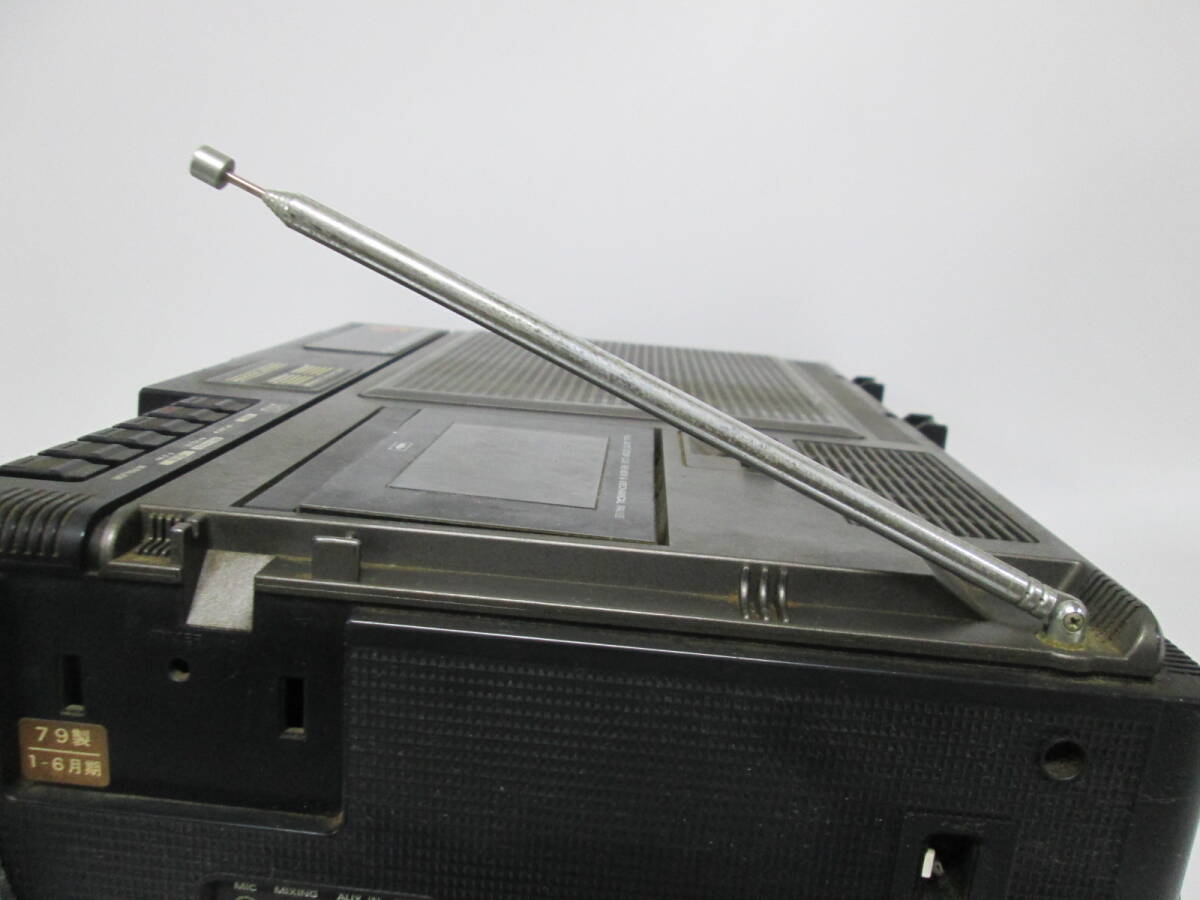【0306n S9912】HITACHI 日立白黒テレビ MARK5 K-59 IC/トランジスタ式 1979年製 カセットレコーダー ラジカセ ジャンク_画像9