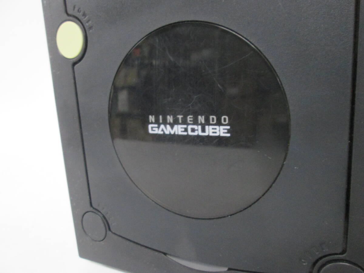 【0306n Y9918】任天堂 Nintendo GAMECUBE ゲームキューブ DOL-001 本体 ブラック ソフト1枚付き スマッシュブラザーズ_画像3