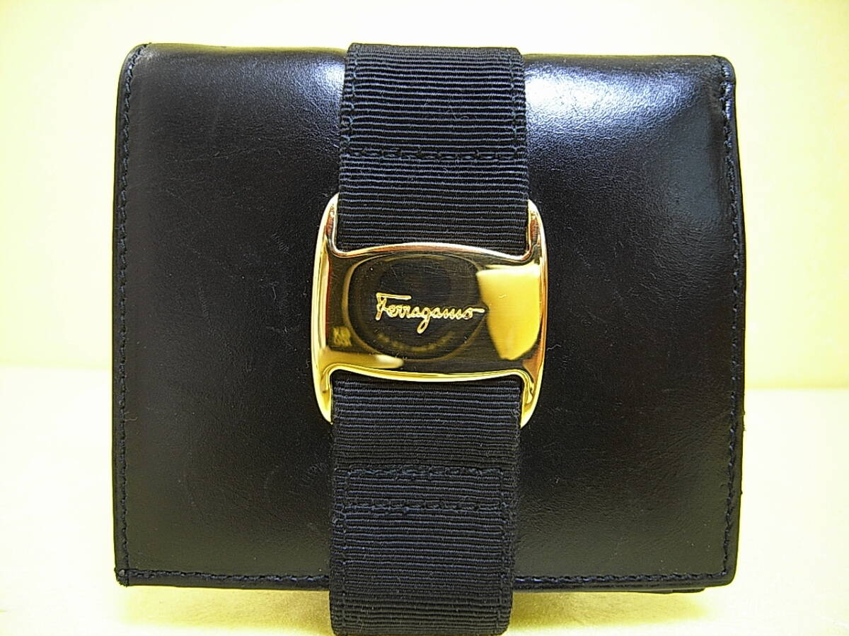 ★★ 大人気です！★★【 Salvatore Ferragamo 】フェラガモ 本革 ヴァラ コンパクト 財布 黒 ★★Ferragamo★★_画像3