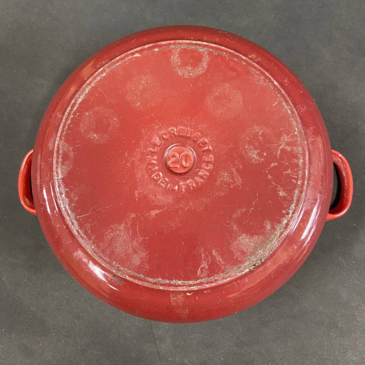 R1119【 LE CREUSET 両手鍋 20cm 】ルクルーゼ ココットロンド チェリーレッド 両手鍋 ホーロー鍋 中古品 調理器具 マグネット付き 現状品の画像6