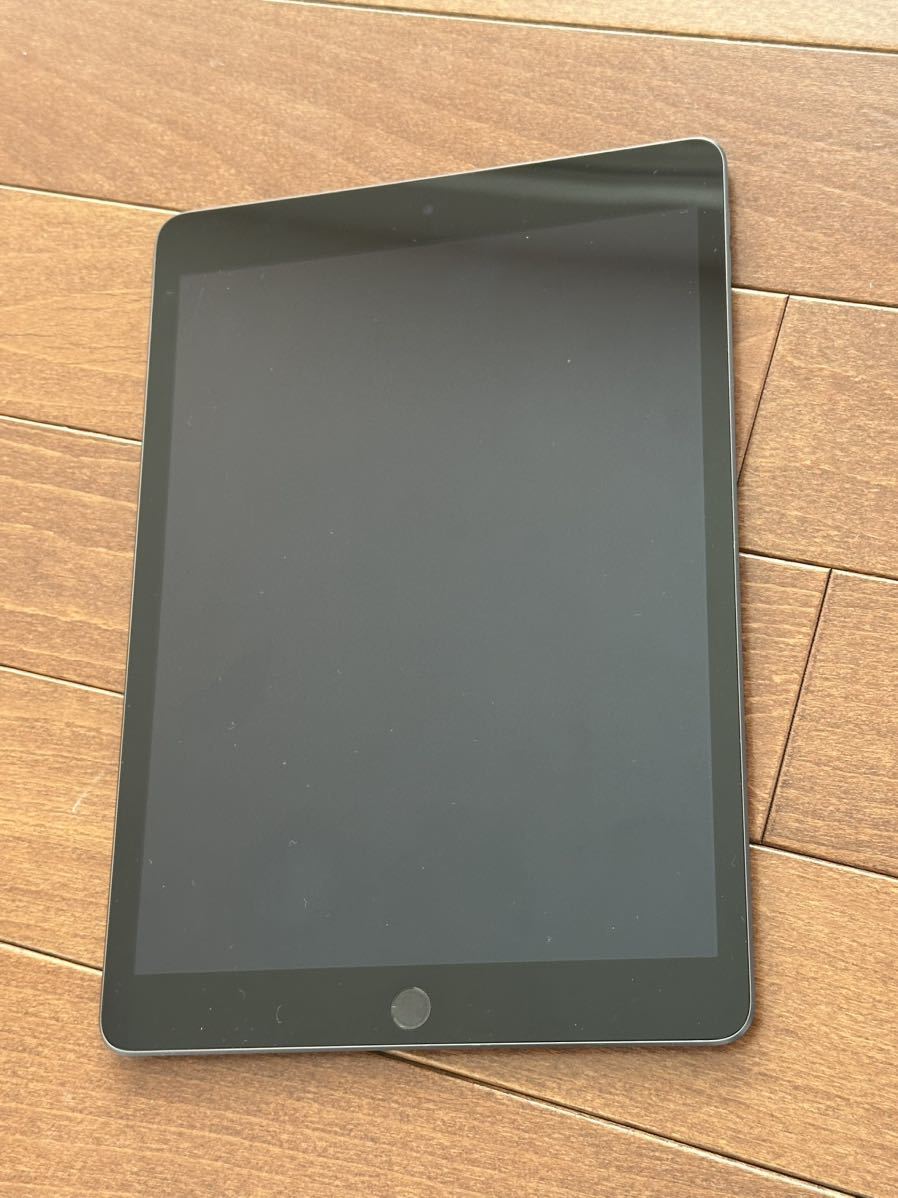 送料無料　iPad 第９世代 64GB A2602 ジャンク（タッチパネル不具合）_画像3