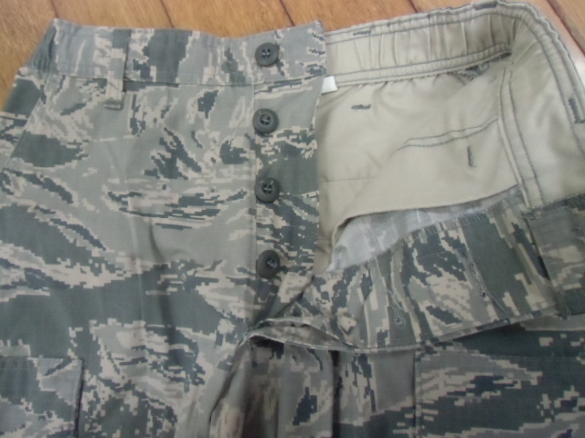 1-L ミリタリー サバゲー コンバット 米軍放出品 実物 迷彩服 作業服 AIR FORCE カーゴパンツ パンツ ズボン カモフラ 30S W約76〜㎝_画像4