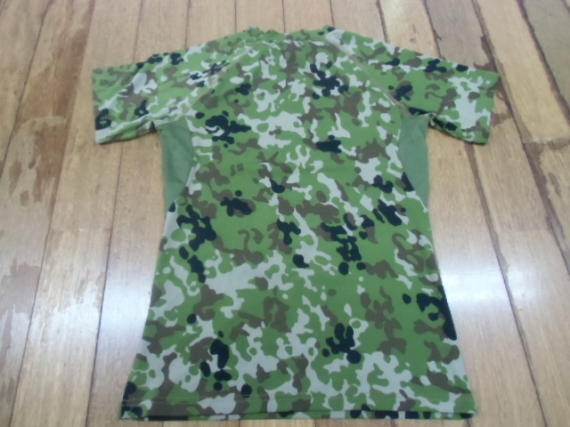 I-18 ミリタリー サバゲー コンバット トレーニングシャツ 自衛隊 迷彩 カモフラ アンダー Tシャツ Mサイズ 送料198円_画像5