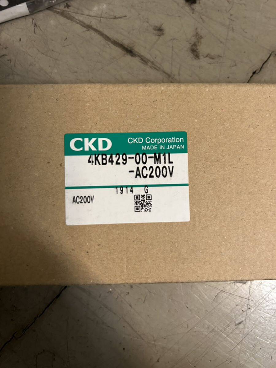 CKD 新品 電磁弁 4KB429-00-M1L-AC200V_画像1