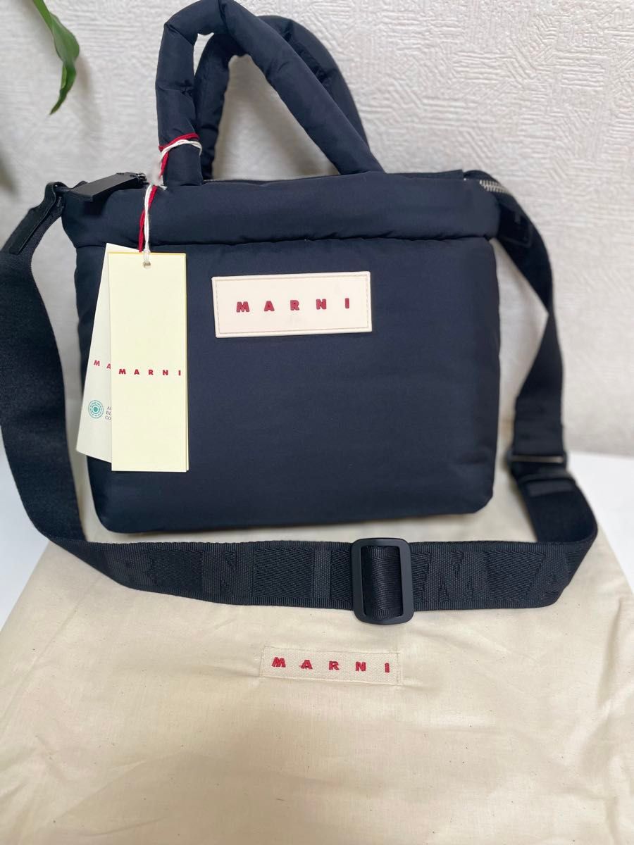 送関込★MARNI★マルニ ブラック PUFF ミニトートバッグ