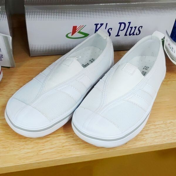  new goods indoor shoes white 24.0cm triangle rubber made in Japan . rubber mesh cup insole . slide bottom anti-bacterial deodorization wide width physical training pavilion shoes on shoes kp_24999
