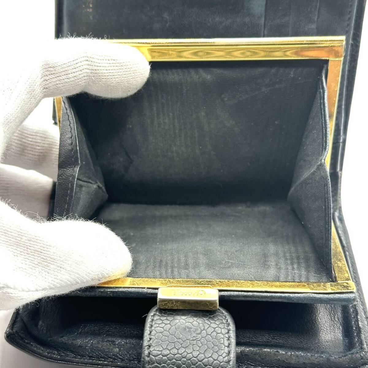 CHANEL ココマーク キャビアスキン がま口 二つ折り 財布 ブラック 