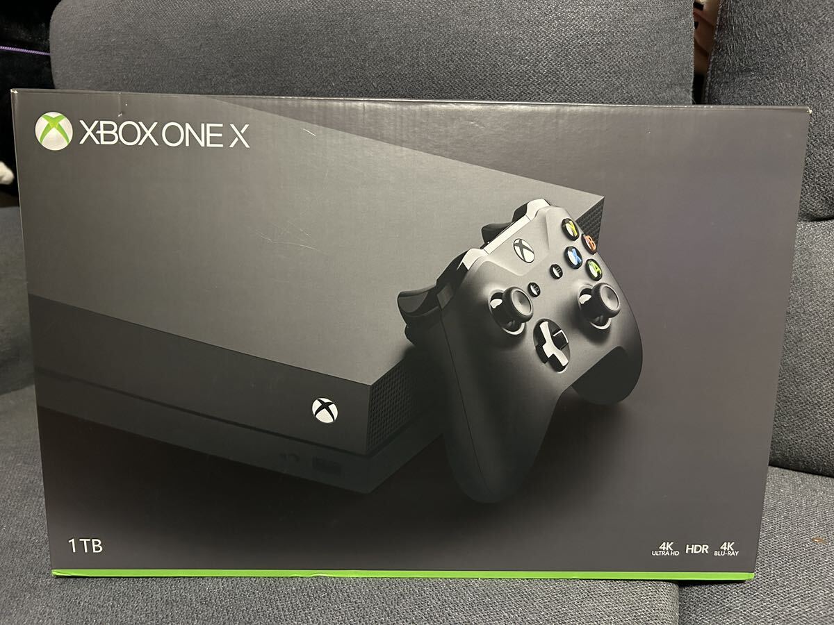 程度良好 Microsoft X BOX ONE X 1TB 本体　コントローラー2個/オーディオアダプター付_画像7