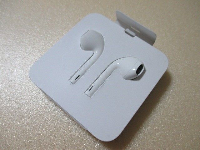 Apple純正 iPhone付属イヤホン EarPods with Lightning Connector