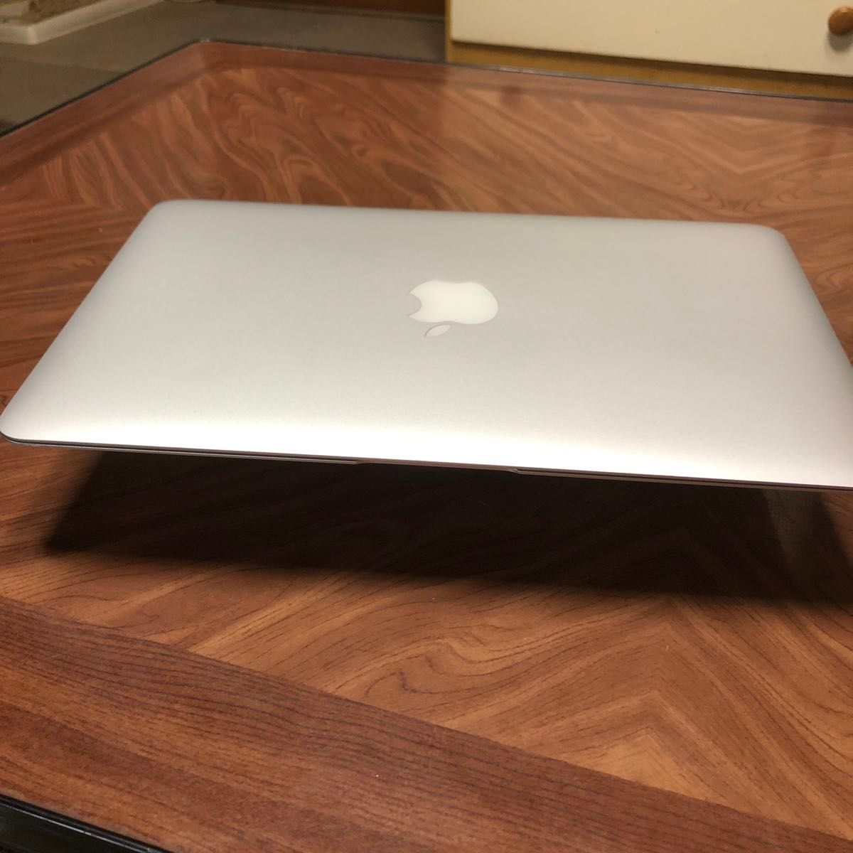 MacBook Air 2013年になります。まだまだ使えると思います。よろしくお願いします。　