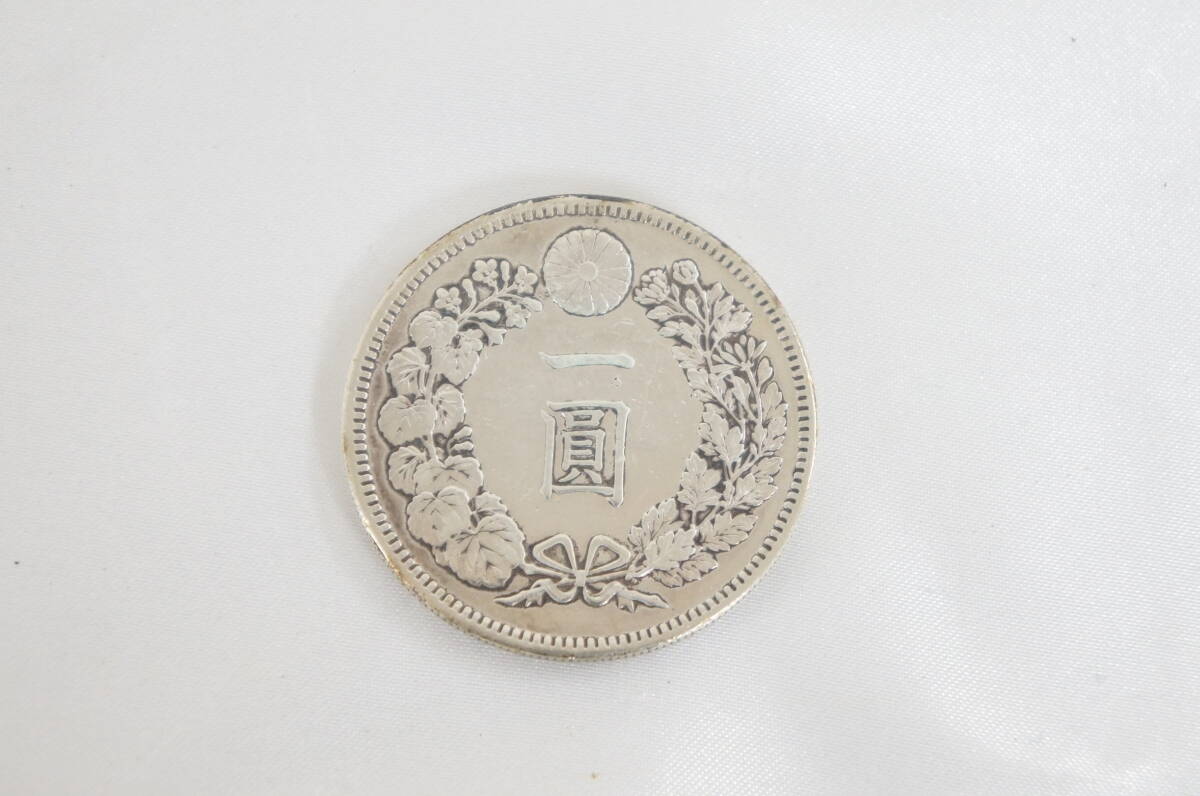 ① 一圓銀貨 明治37年 重量:約26.9g 直径:約38mm 古銭 アンティーク 5303283721の画像1