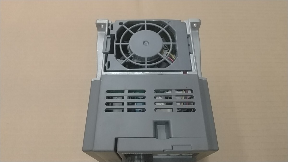 三菱 インバーター FR-E720-2.2kw 【中古】_画像3