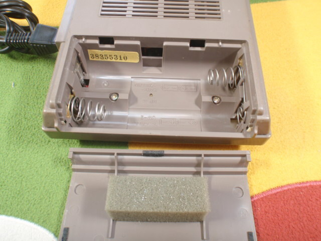 サンヨー　カセットプレーヤー　SANYO　MR-11DR　AC100V　DC6V　単二乾電池4本　昭和　レトロ_画像9
