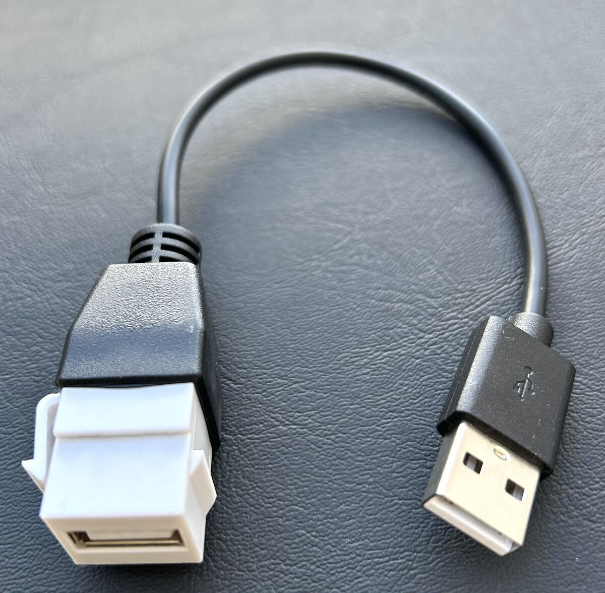 送料無料　Poyiccot USB 2.0壁プレートインサート、 壁ソケットプラグポート, USB 2.0 オスto メスケーブル