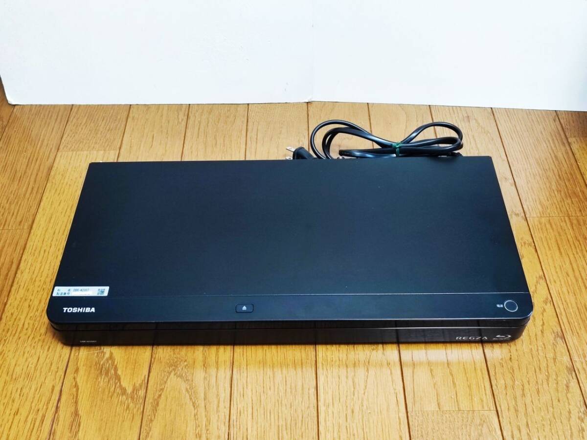 美品　★動作ＯＫ★　東芝 REGZA DBR-W2007 ２TB　Ｗチューナー　ブルーレイレコーダー　純正リモコン B-CASカード 取説あり_画像3