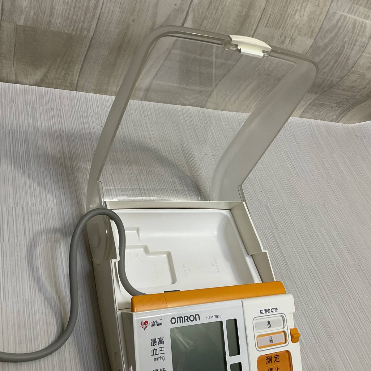 オムロンデジタル自動血圧計 HEM-7070_画像4