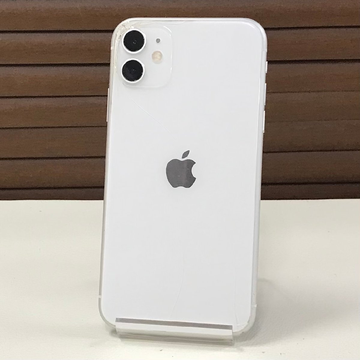 5561円 ☆ジャンク/割れ/中古品☆ au iPhone11 ?GB A2221 White 5561円 ☆ジャンク/割れ/中古品☆ au iPhone11 ?GB A2221 White
