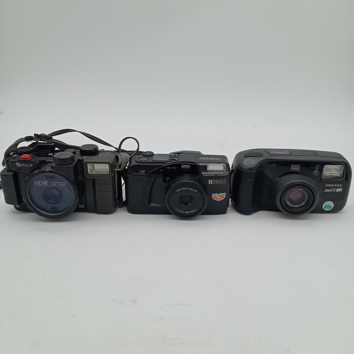 大村2月No.15 カメラ RICOH PENTAX Panasonic FUJI 4点まとめて 動作未確認 ビデオカメラ フィルムカメラ ブラック の画像4