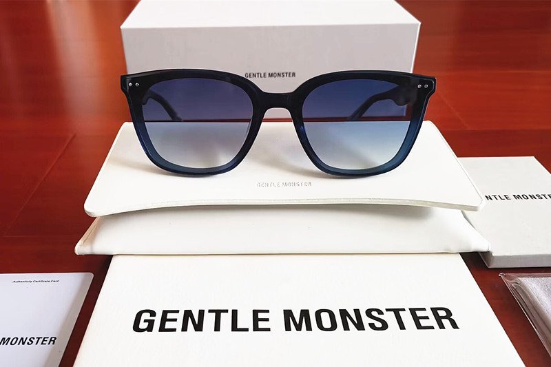 新品未使用※人気モデル*GENTLE MONSTER・ジェントルモンスター HEIZER 登坂広臣 BTS 愛用・サングラス・ブルーの画像2