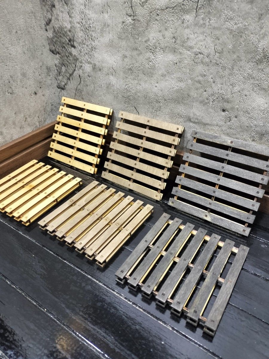 斬新な木製パレットのコースター4枚セット/カラー:オールナット【送料込み】No.013