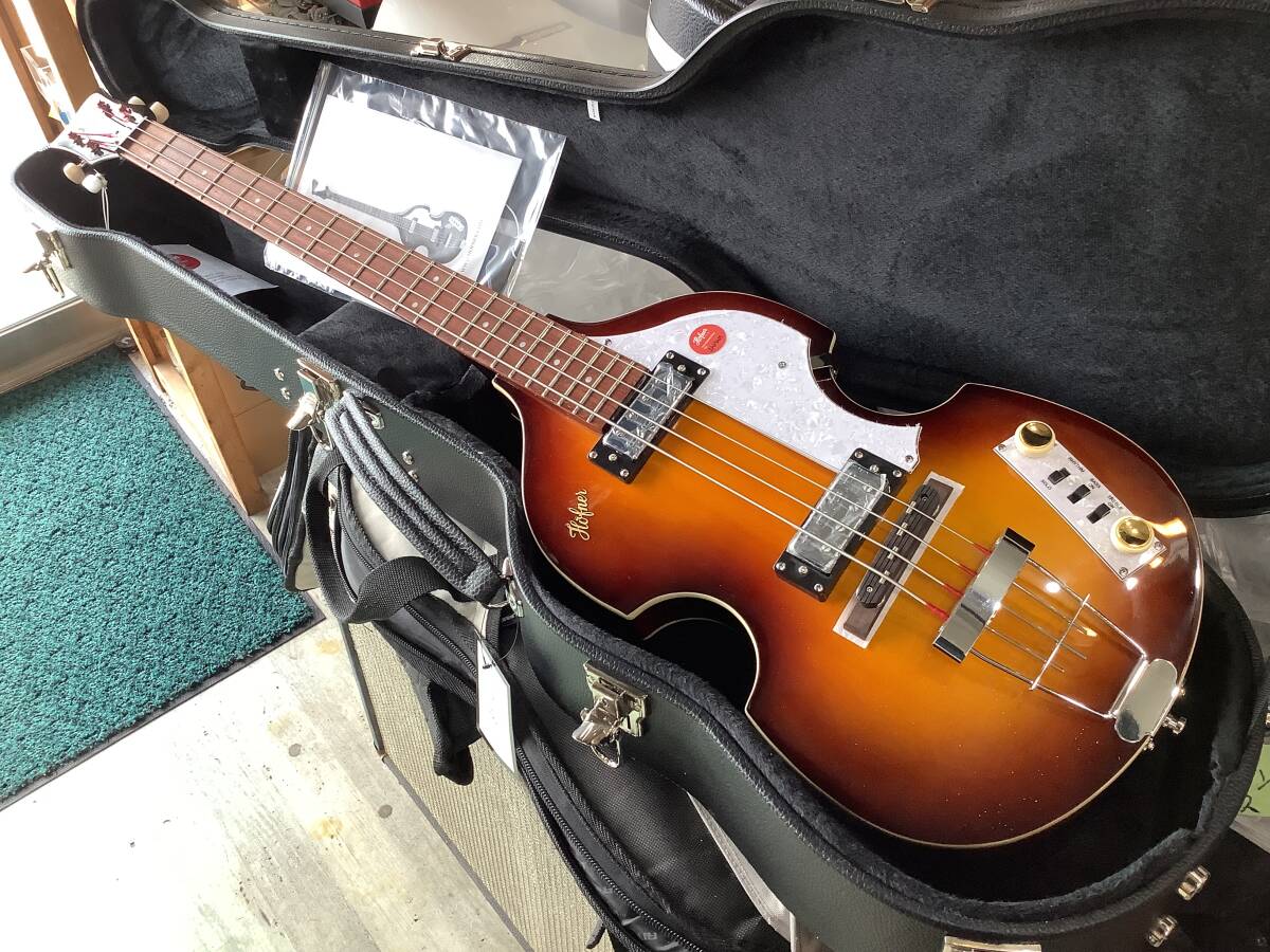 人気のHofner バイオリンベース　ハードケース付き　限定モデル　ヘフナーバイオリンベース