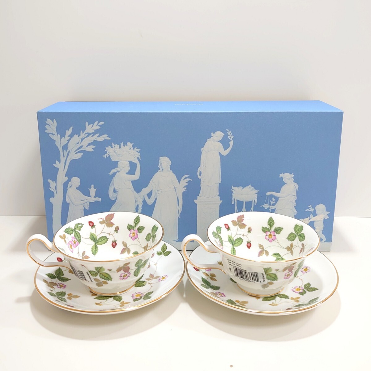 未使用 英国製 Wedgwood ウェッジウッド ワイルドストロベリー 2客 ペア ティーカップ＆ソーサー ピオニー 食器 インテリア 新品 箱付き_画像2