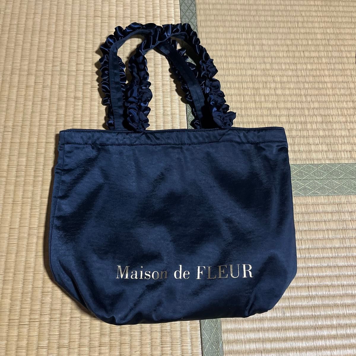 Maison de FLEUR メゾンドフルール トートバッグ ネイビー フリル