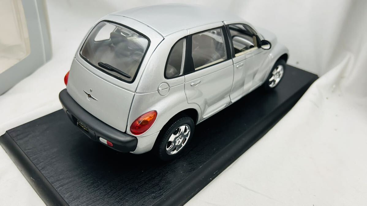 Chrysler PT CRUISER Maistミニカー 1:18 の画像7