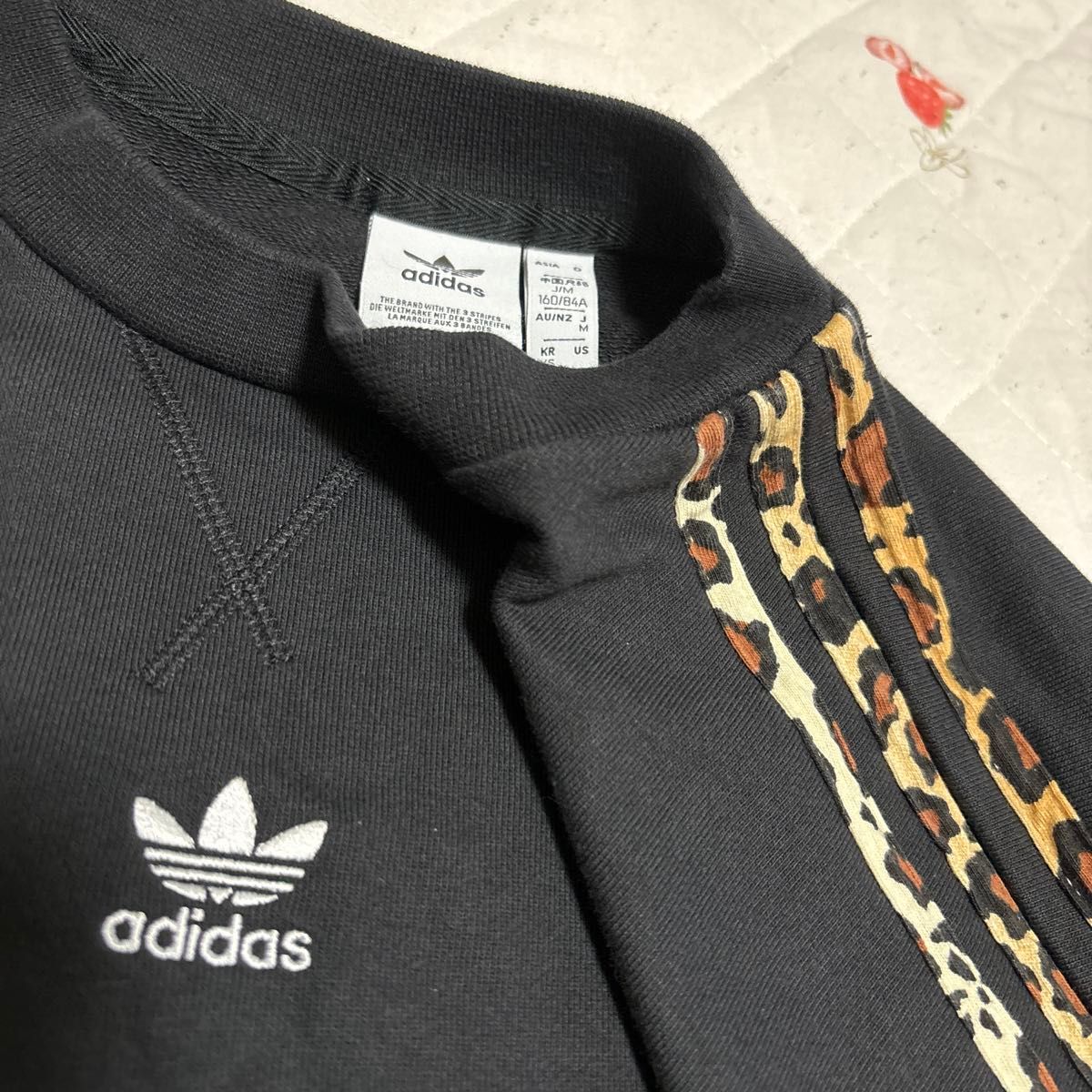 adidas トレーナー ヒョウ柄 レオパード アディダス Mサイズ adidas トレーナー ヒョウ柄 レオパード アディダス Mサイズ