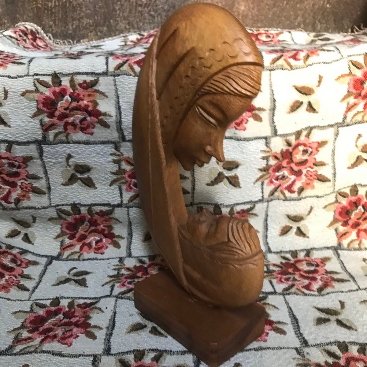 聖母マリア　イエスキリスト　マリア像　木製　木彫り　置物　ミッドセンチュリーマリア様とキリスト様の木製の木彫りの置物