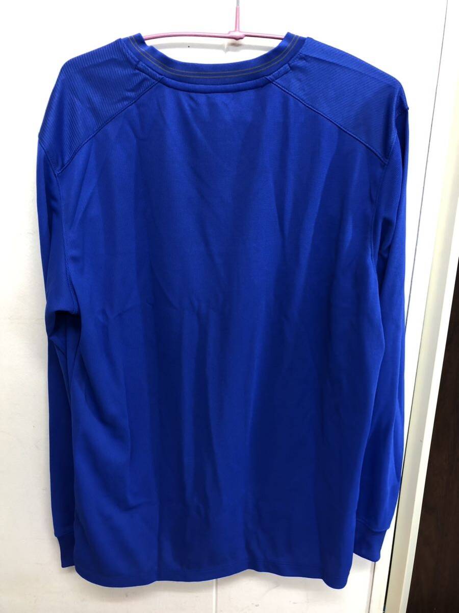 【未使用保管品S5459】ユニクロ　ドライメッシュ　Vネック　長袖Tシャツ メンズLサイズ ブルー_画像2