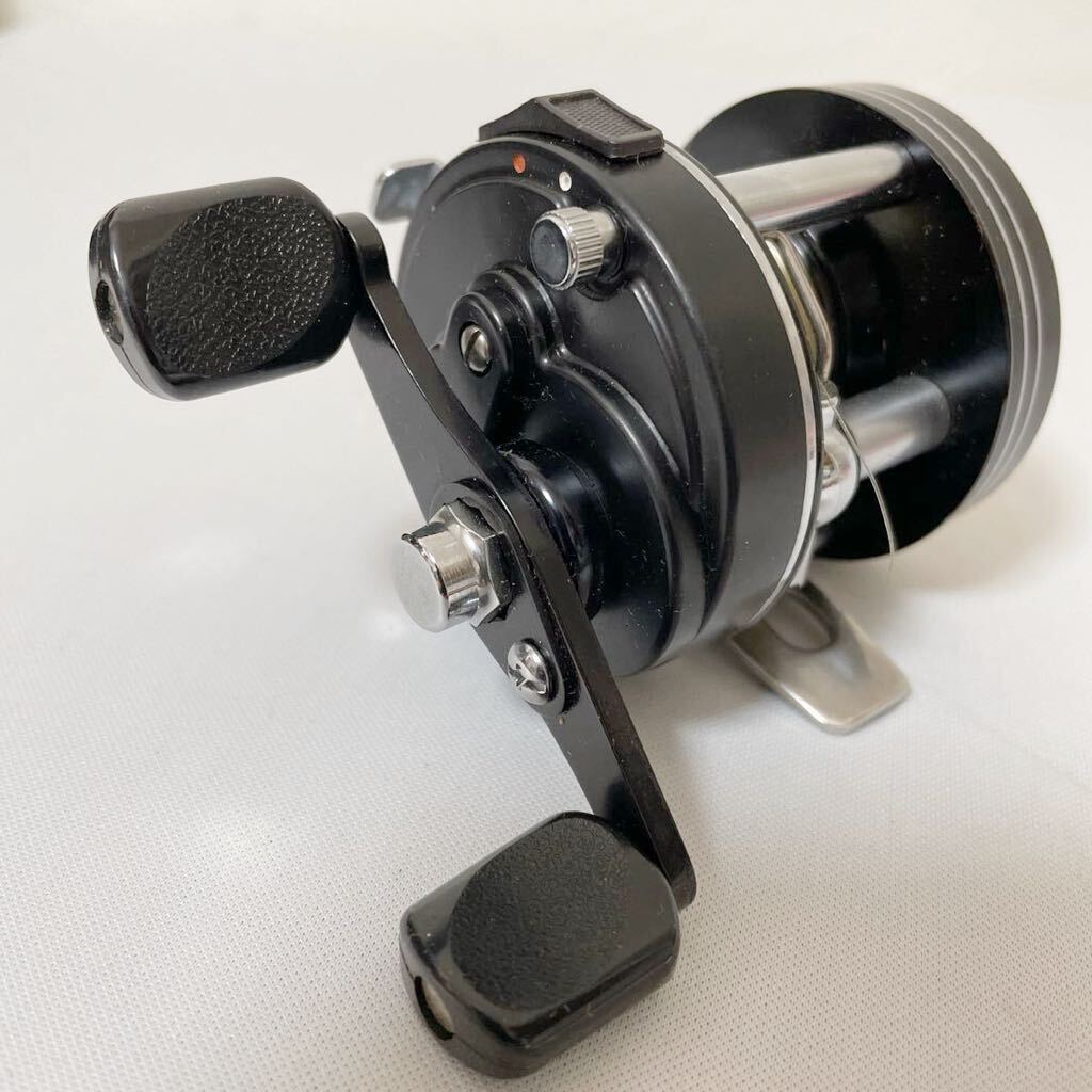 【比較的綺麗】ダイワ ミリオネア リール 釣具 DAIWA Millionaire GS-1000C 小型リール 保管品_画像4