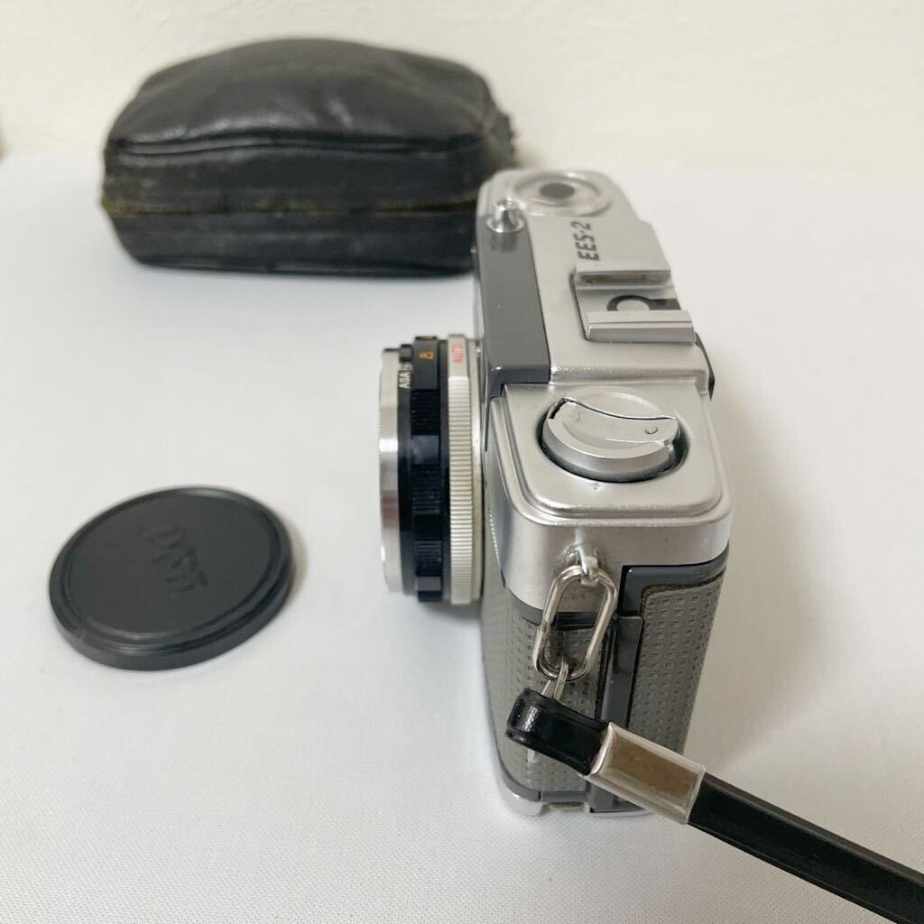 【比較的綺麗】オリンパス OLYMPUS フィルムカメラ OLYMPUS-PEN EES-2 1:2.8 f =30mm 未チェック ジャンク品_画像2
