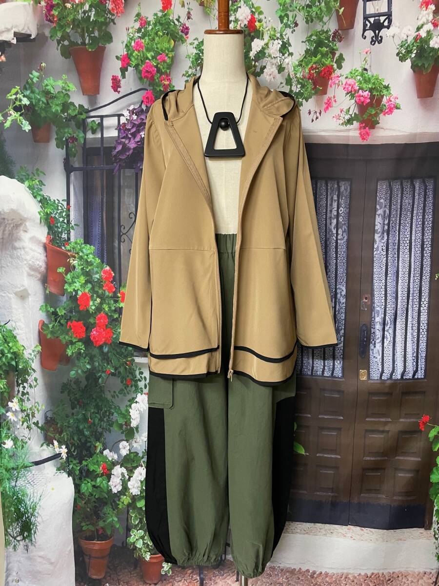 ★新品 ポリスパン 裾重ねフレア フード付きジャケットM~L（BE)_画像1