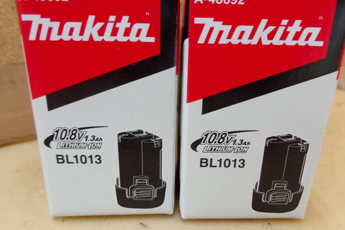 M1★makita(マキタ) 純正 10.8V バッテリー BL1013 1.3Ah 2個★未使用_画像2