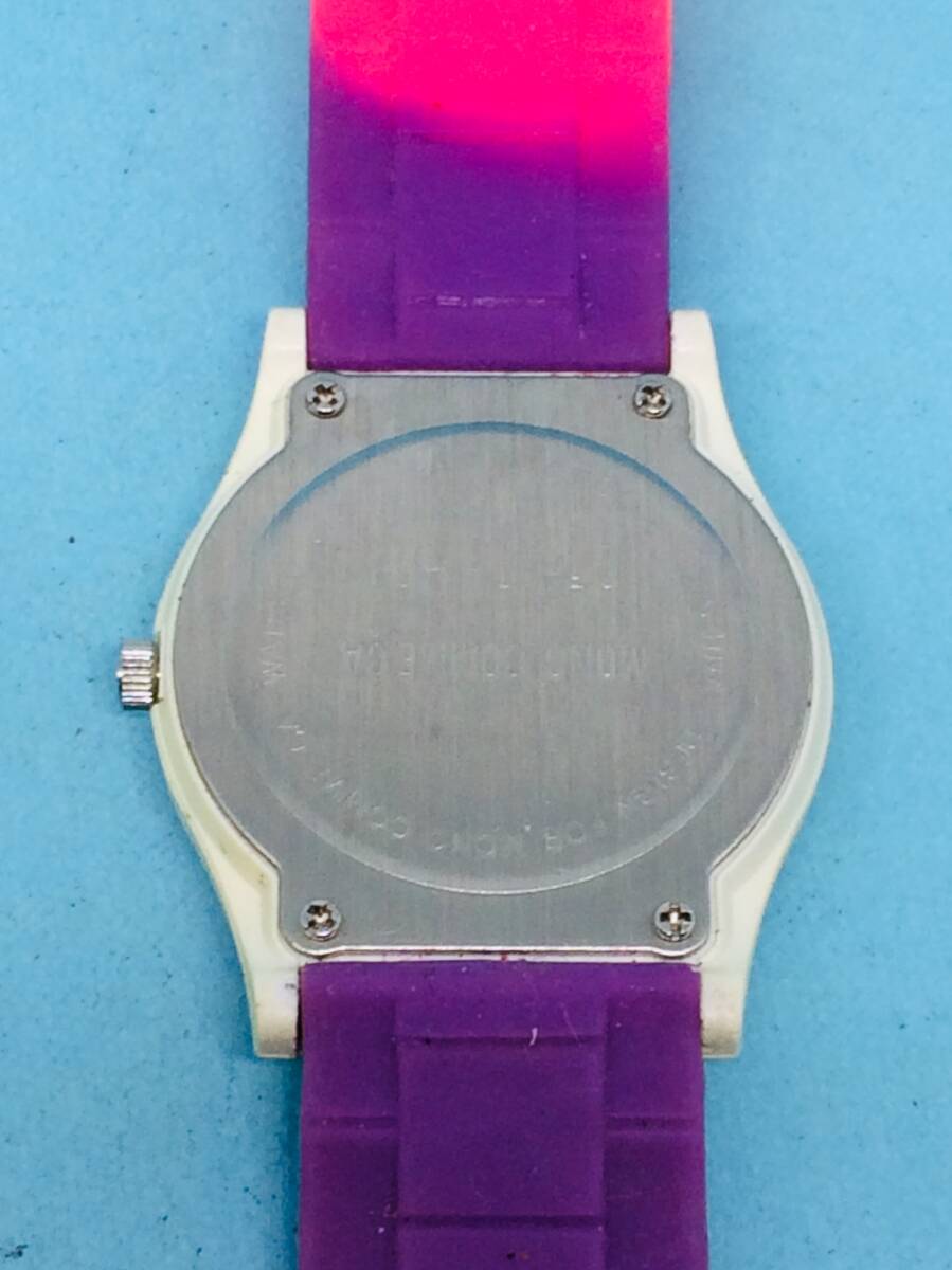 (E39)カラフルな(*'▽')2針・MONO・COMME（電池交換済み）イエロー・ユニセックス腕時計USED（送料全国一律185円）素敵な時計です。_電池交換・クリーニング済み
