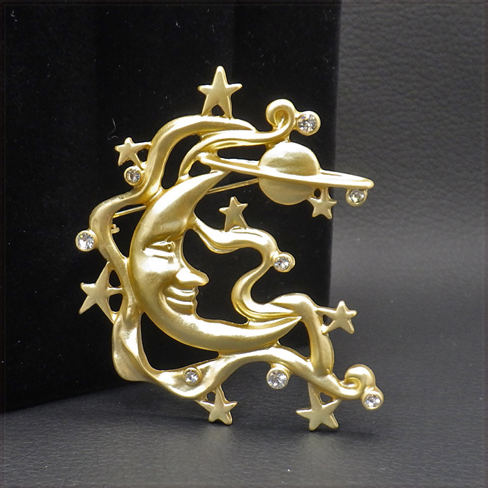 [BROOCH] レトロ スタイル 笑顔 三日月 土星 天の川 クリスタル スター 宇宙 パウダー マット ゴールド 5.5センチ ブローチ 【送料無料】の画像1