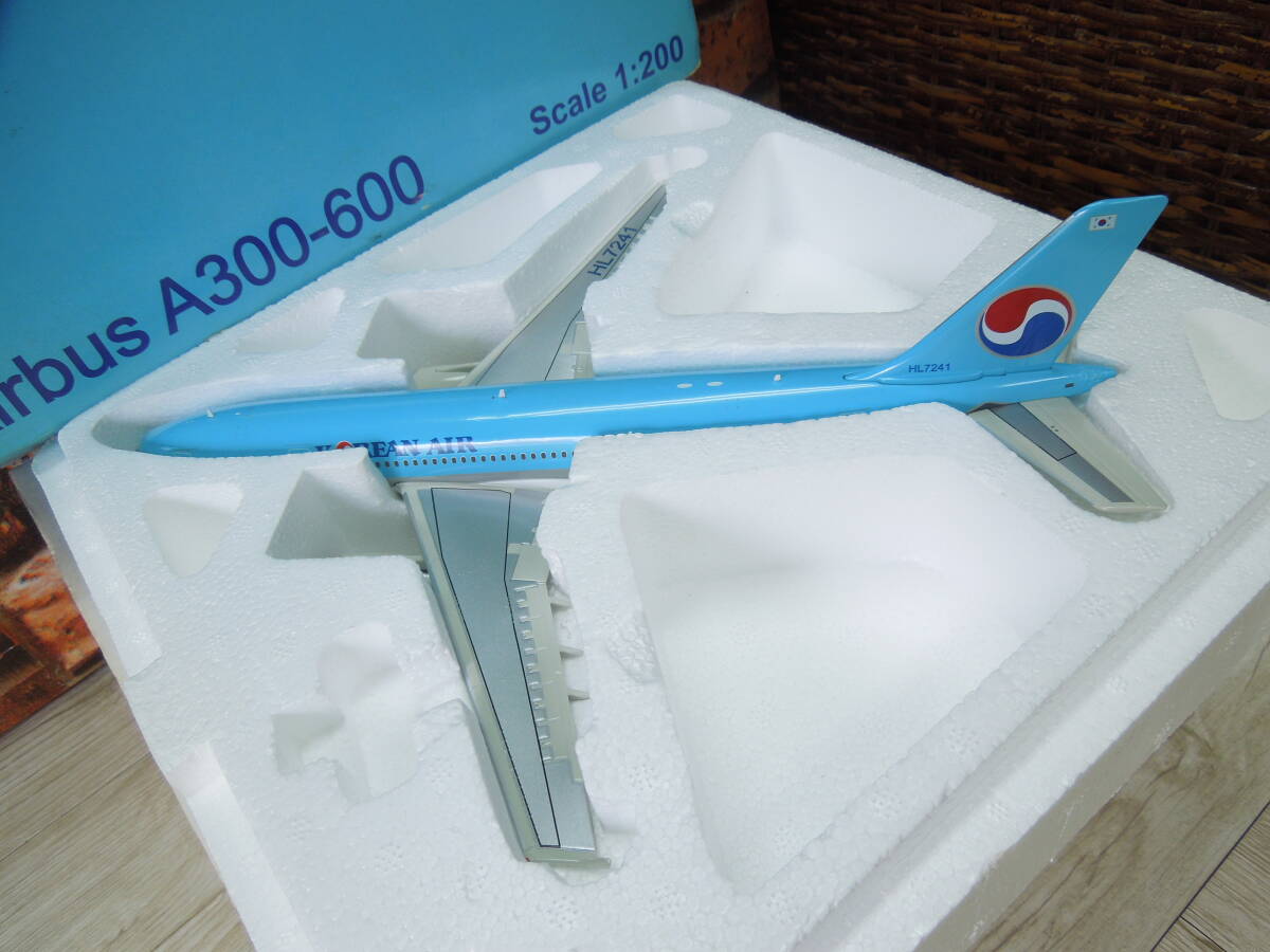 ♪♪美品♪♪大韓航空/エアバス A300-600 1：200 精細金属製モデル♪♪_画像2