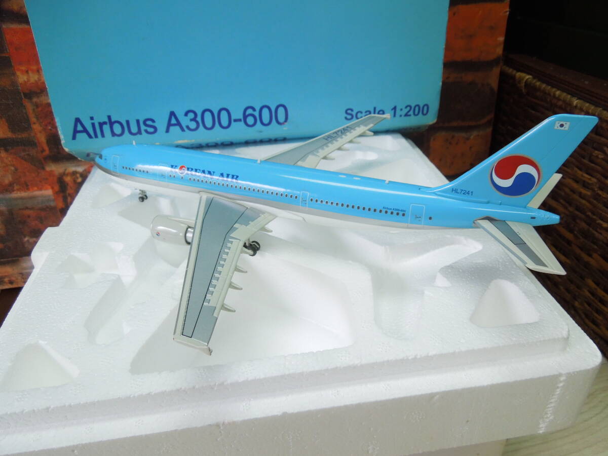 ♪♪美品♪♪大韓航空/エアバス A300-600 1：200 精細金属製モデル♪♪_画像3