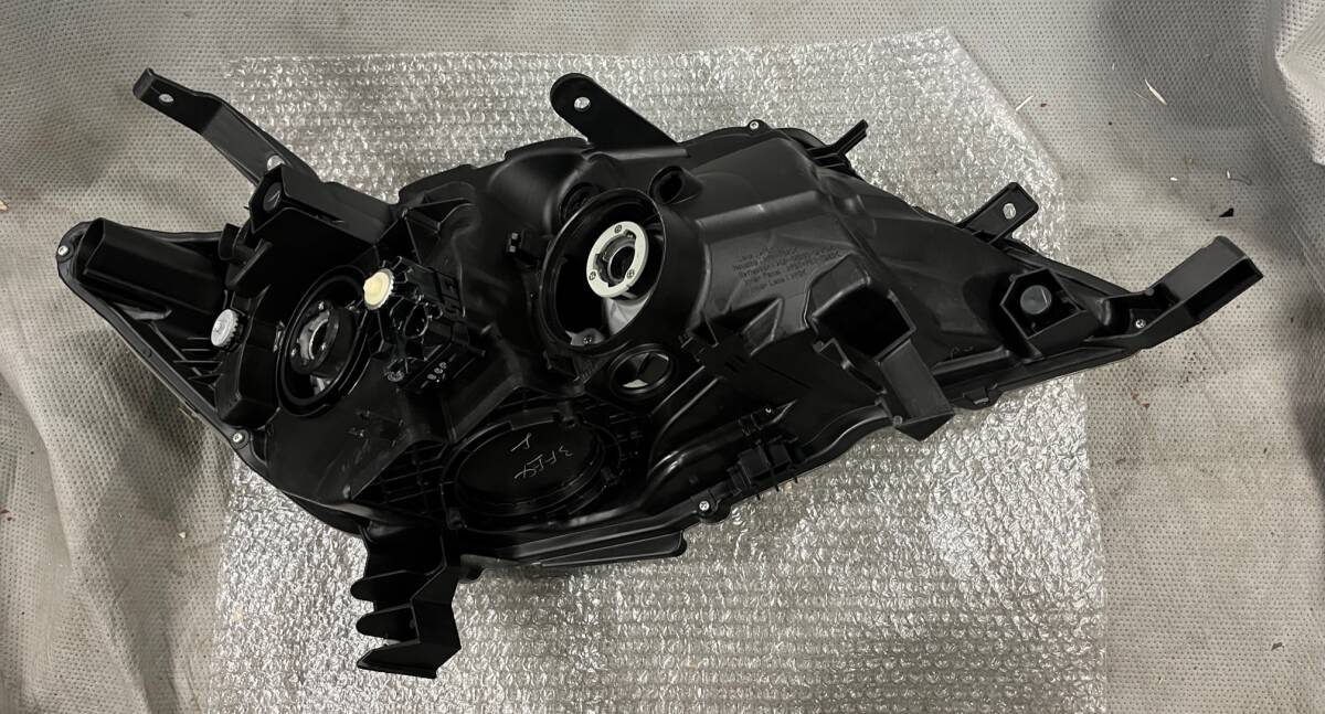 【NISSAN】【日産】C26 セレナ ヘッドライト koito 100-23096 左 LH 助手席  新品未使用の画像2