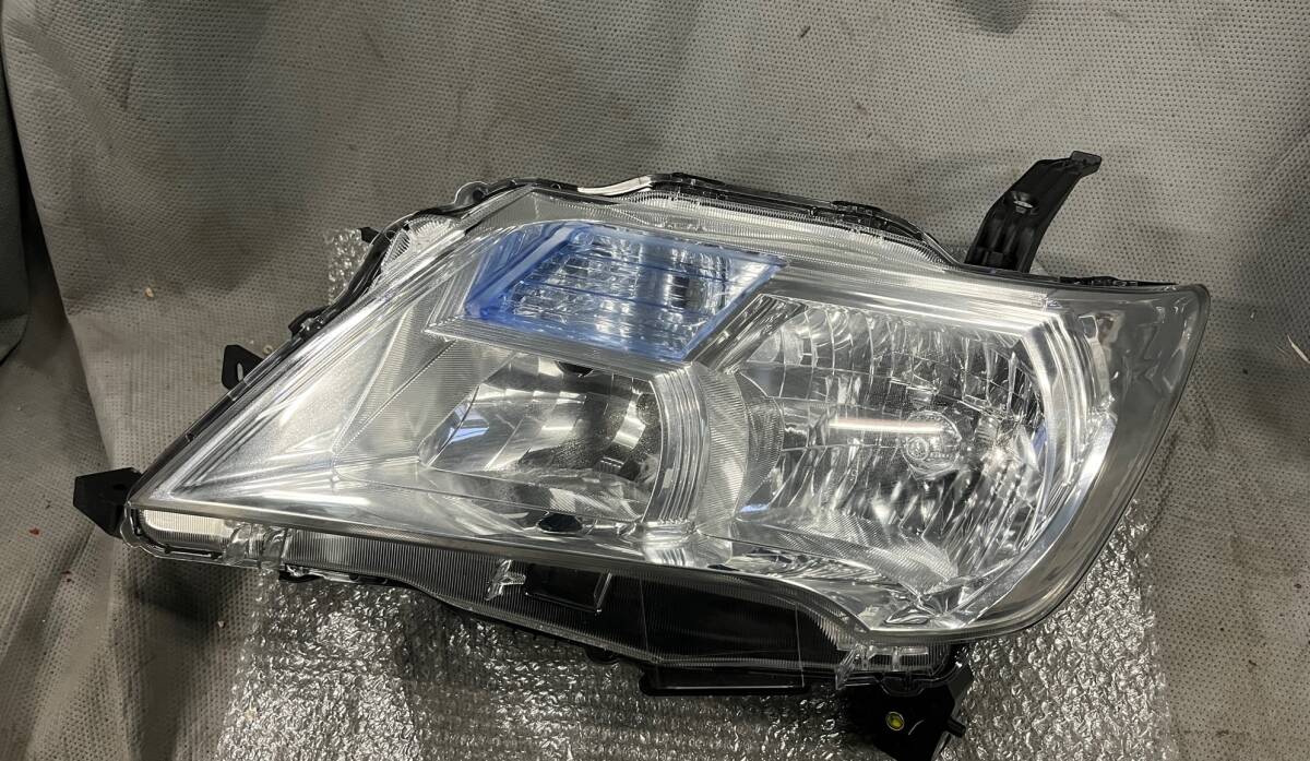 【NISSAN】【日産】C26 セレナ ヘッドライト koito 100-23096 左 LH 助手席  新品未使用の画像1