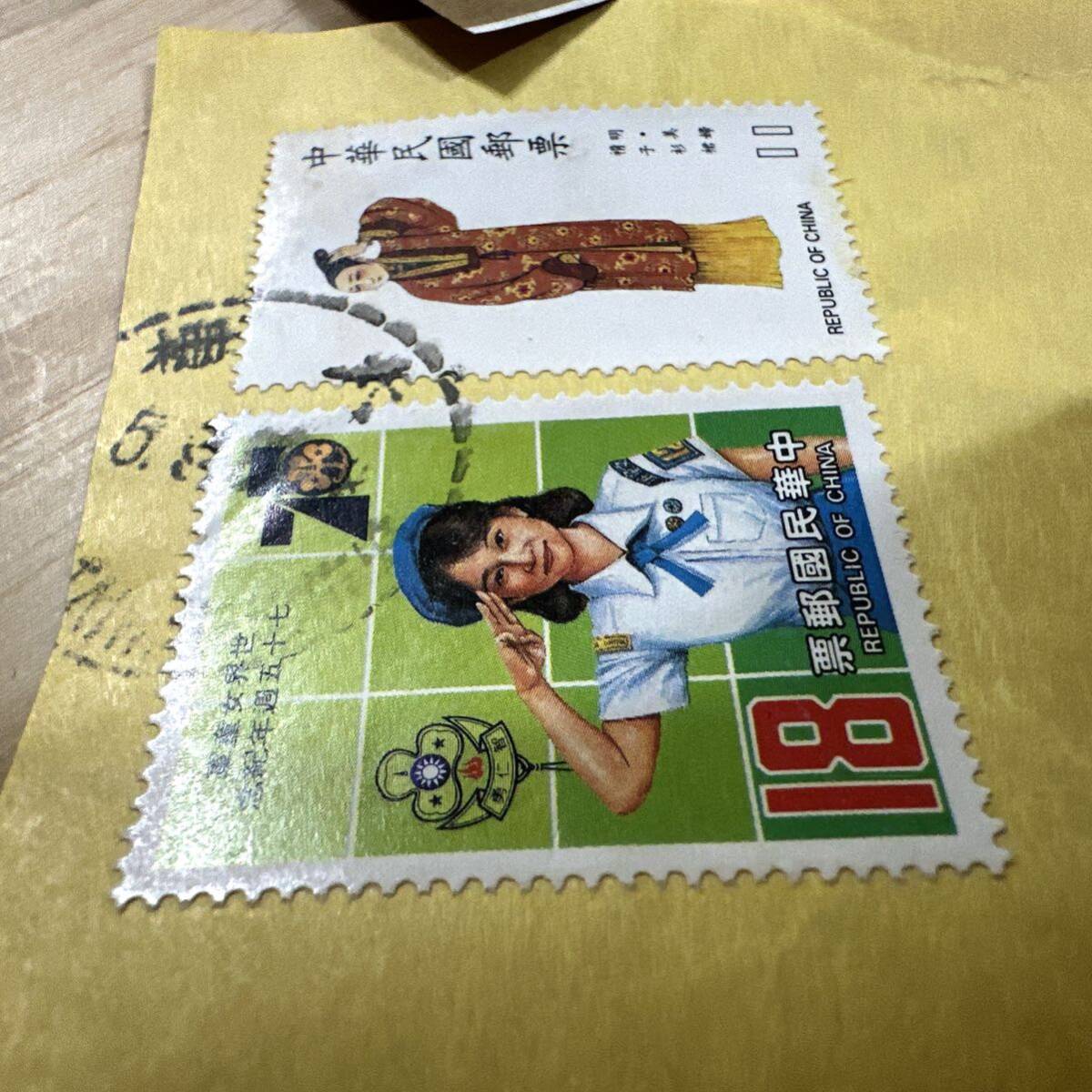 外国切手　紙貼り付き　ジャンク品　おまとめ_画像8