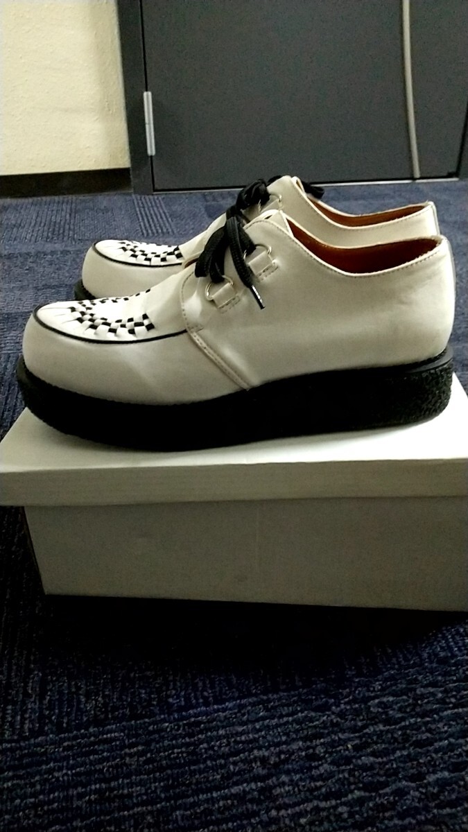 靴 ラバーソール ロック パンク系  白と黒 サイズ42 未使用品 長期保管品 2点セットの画像3
