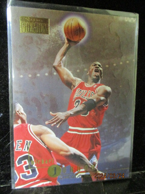 ★バスケットボールカード M・ジョーダン 1996-97 SkyBox Premium #16の画像1