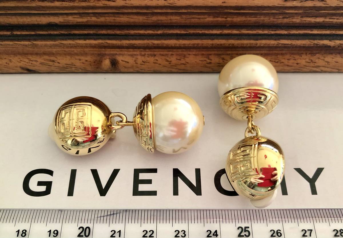  Vintage прекрасный товар * высшее ценный Old Givenchy жемчуг серьги Gold цвет кнопка type Logo скульптура подтверждение завершено *GIVENCHY Paris*New York печать 