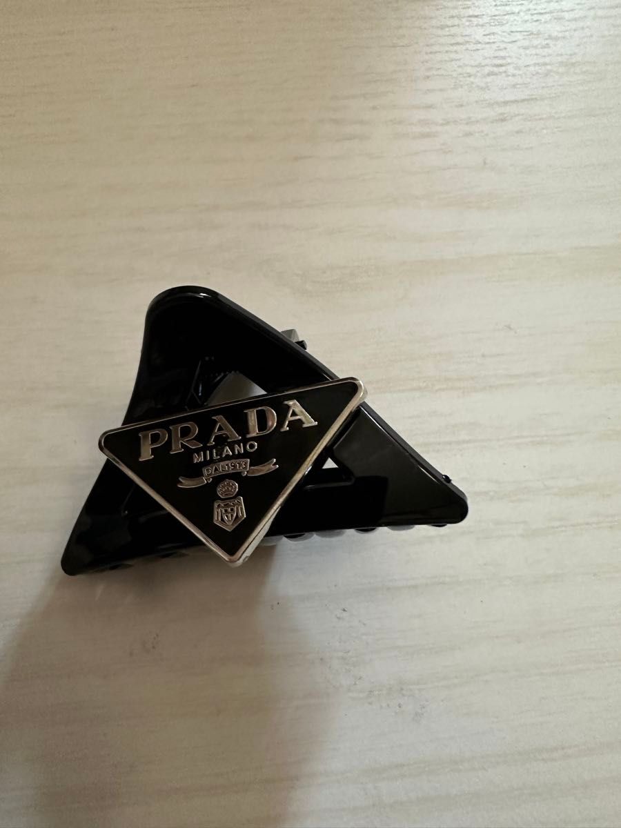 PRADA ロゴプレート バレッタ ヘアクリップ ブラック/送料関税込 PRADA プラダ ヘアクリップ ブラック|Yahoo!フリマ(旧PayPay
