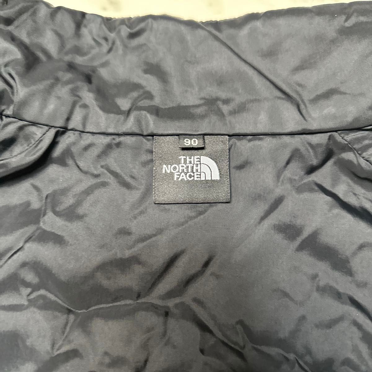 中古　THE NORTH FACE アウトドア　ノースフェイス 軽量 薄手ダウン ナイロンジャケット　90 Sサイズ　レディースL