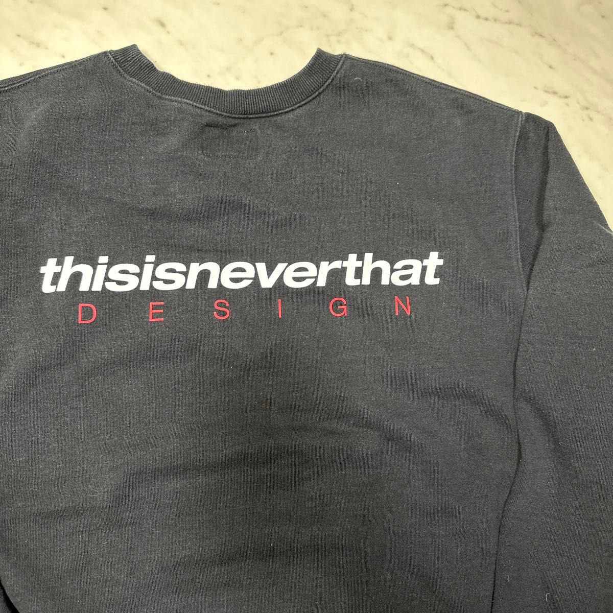 韓国ファッション　thisisneverthat DESIGN ディスイズネバーザット　トレーナー　スウェット　L