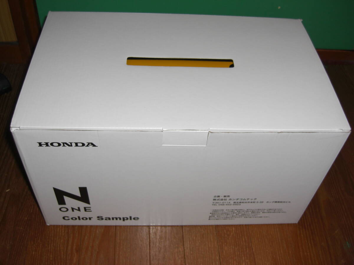 HONDA ホンダ N-ONE 1/12 カラーサンプル プレミアムイエロー・パールⅡ×クリスタルブラッ・パール　Ｐremium タイプ 非売品_画像5